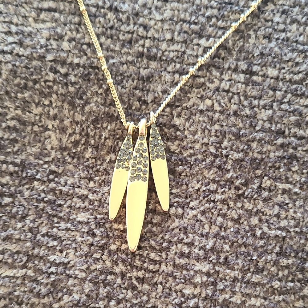 Elegant Gold and Silver Pendant Necklace